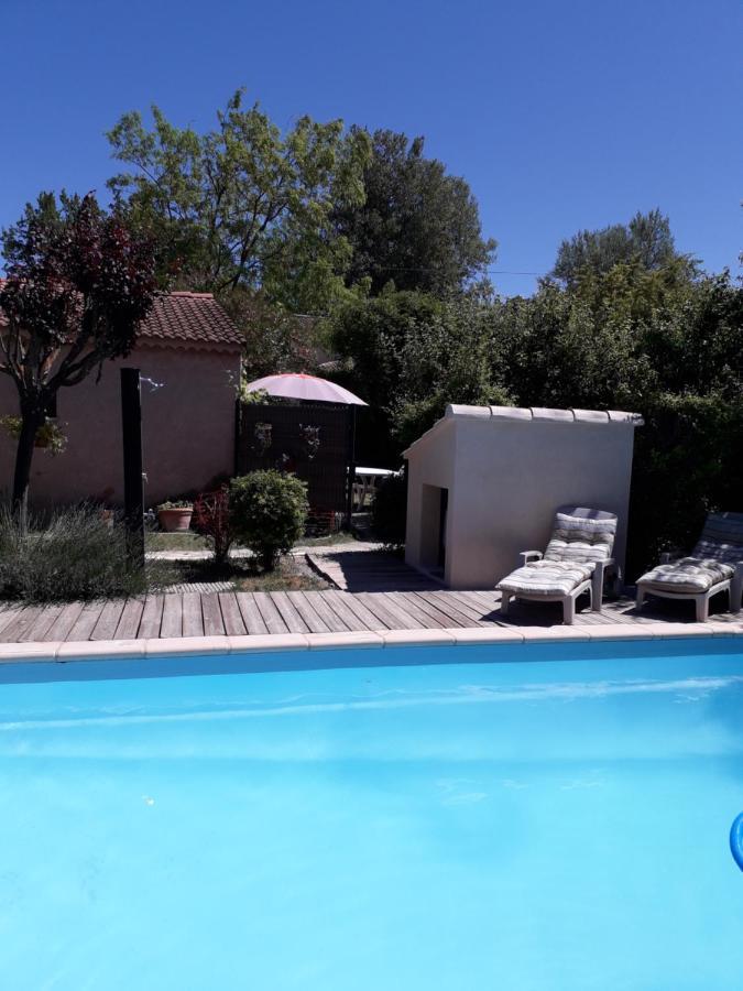 Brig'Gite L'Isle-sur-la-Sorgue Bagian luar foto