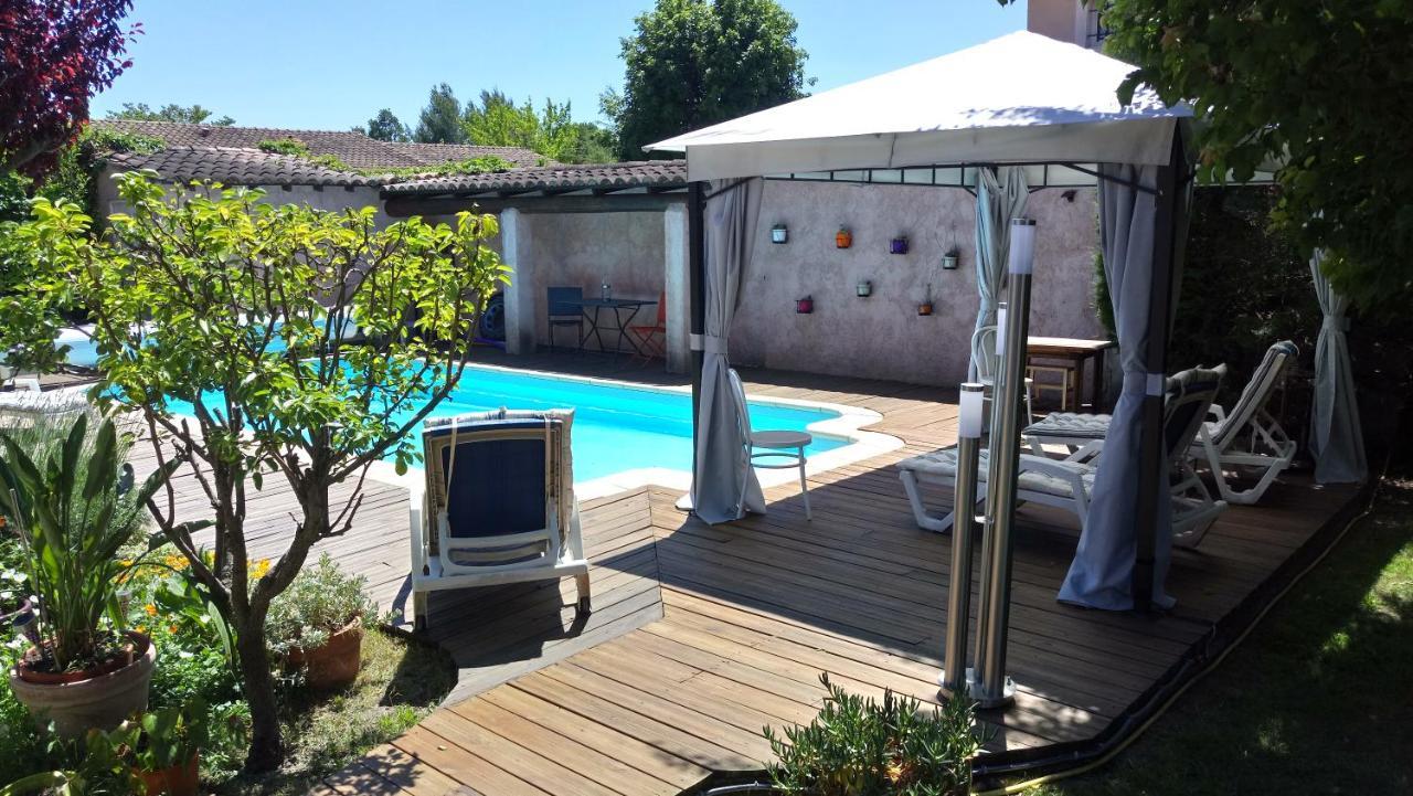 Brig'Gite L'Isle-sur-la-Sorgue Bagian luar foto