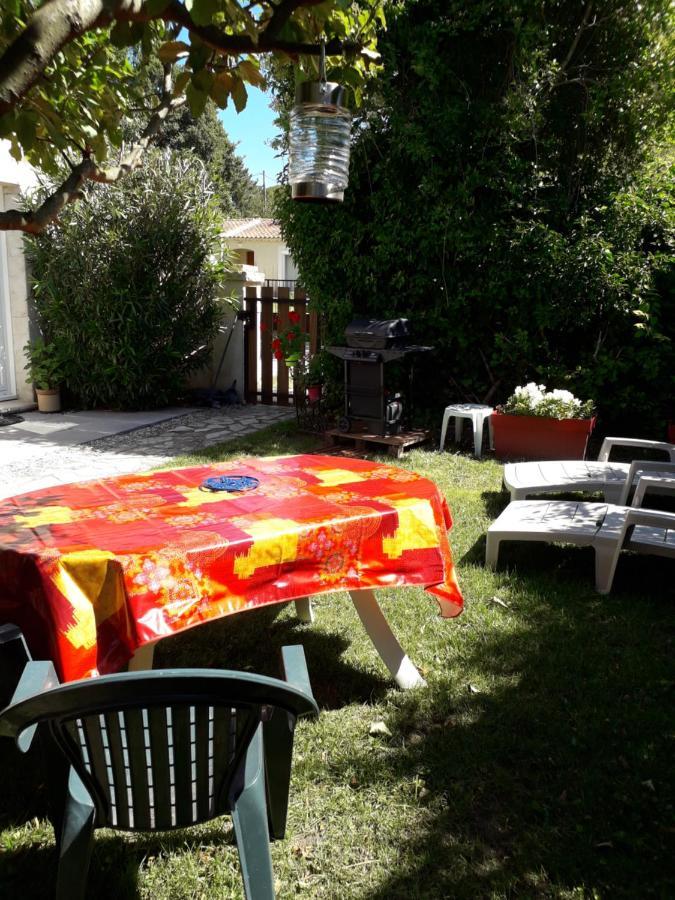 Brig'Gite L'Isle-sur-la-Sorgue Bagian luar foto