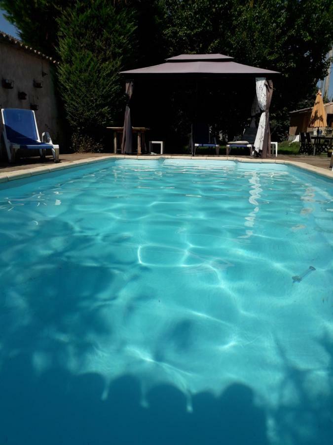 Brig'Gite L'Isle-sur-la-Sorgue Bagian luar foto