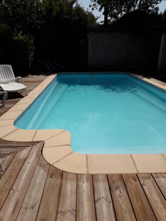Brig'Gite L'Isle-sur-la-Sorgue Bagian luar foto